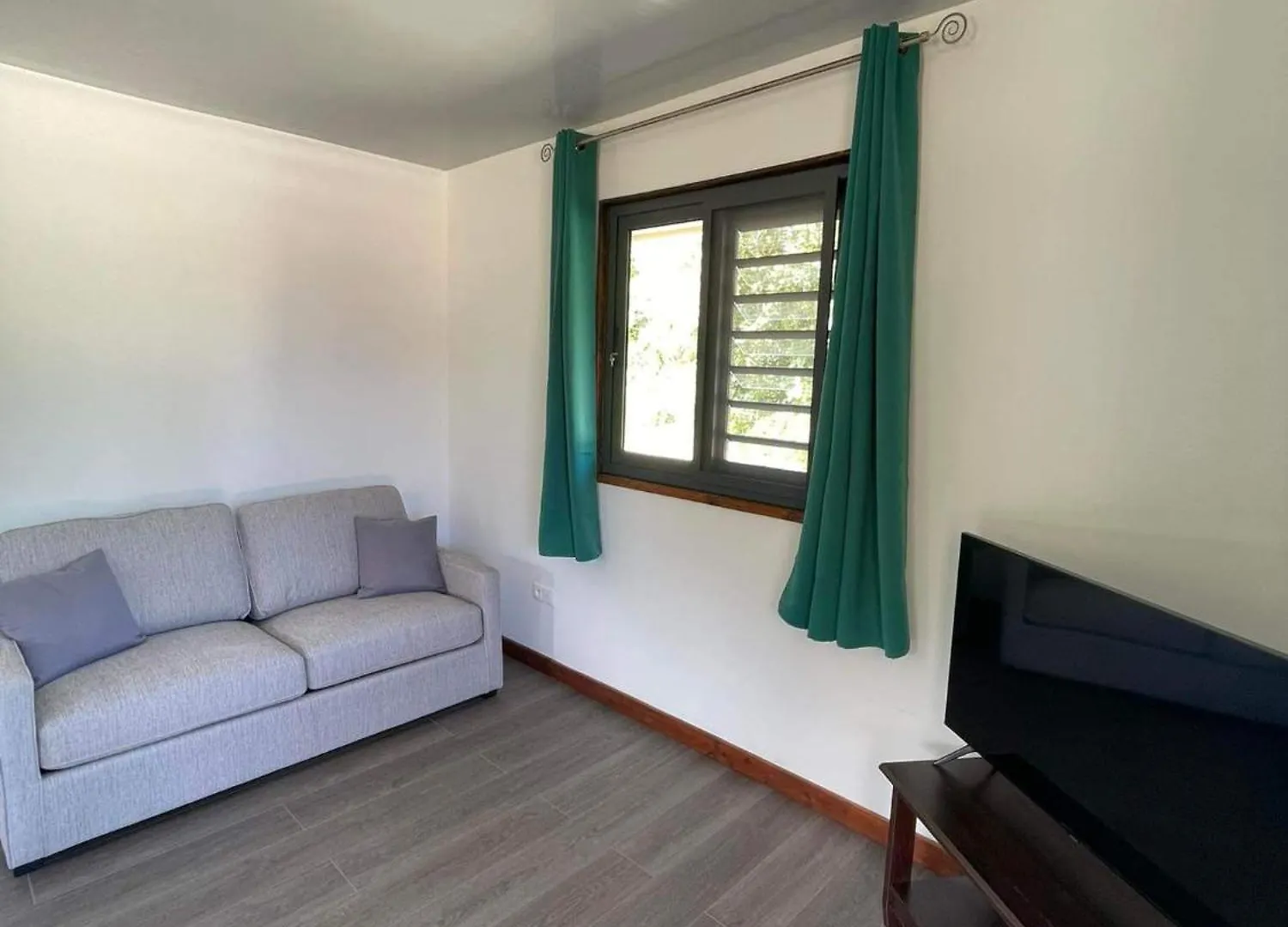 Parea Lodge Huahine Bungalow F2 #Miti Dağ evi