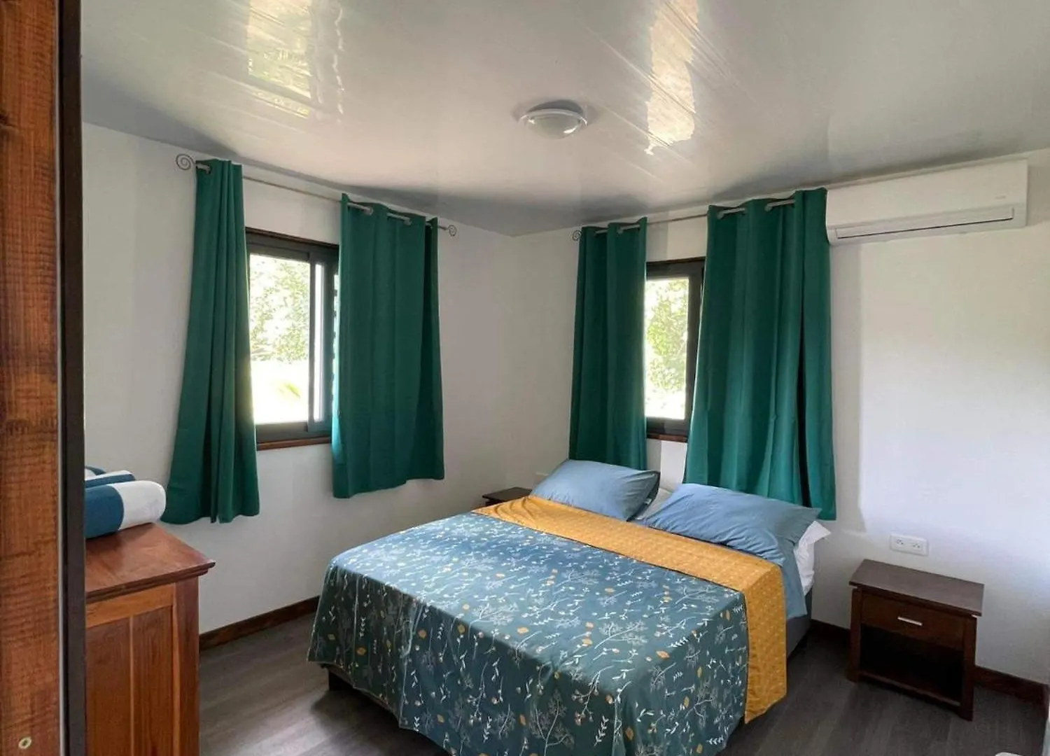 Parea Lodge Huahine Bungalow F2 #Miti
